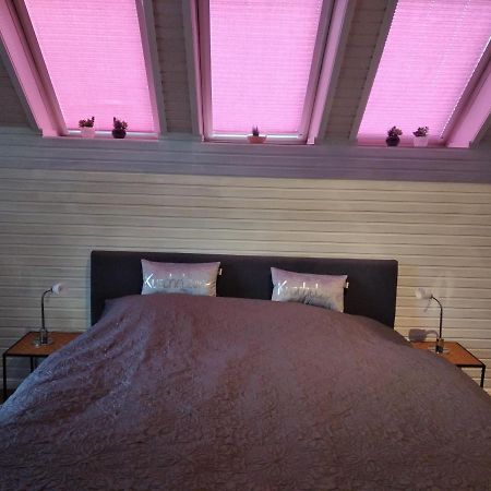 Ferienwohnung "Kunterbunt" Mit Burgblick Und Dachterrasse Monschau Bagian luar foto