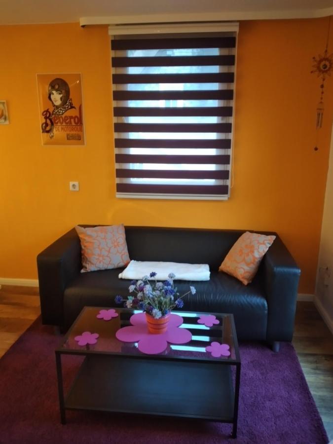 Ferienwohnung "Kunterbunt" Mit Burgblick Und Dachterrasse Monschau Bagian luar foto