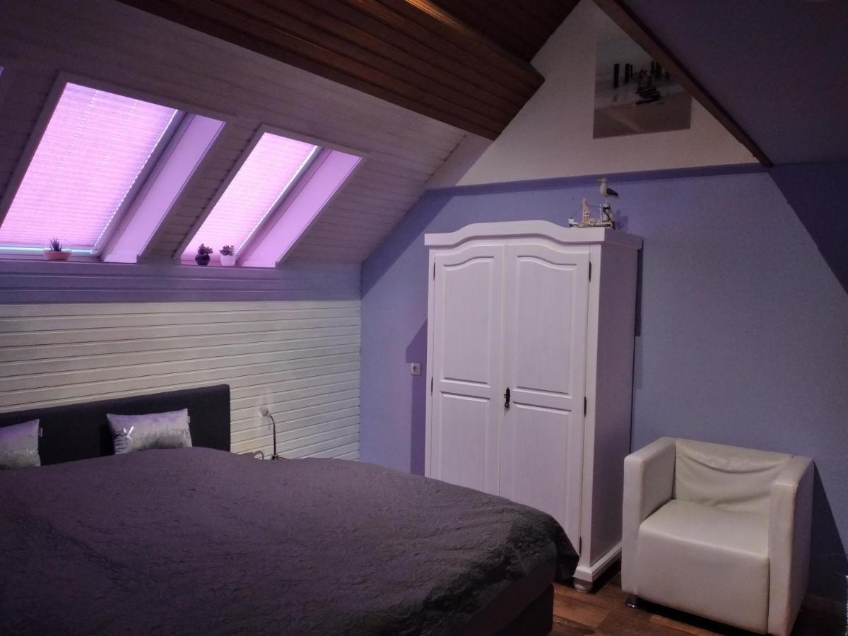 Ferienwohnung "Kunterbunt" Mit Burgblick Und Dachterrasse Monschau Bagian luar foto
