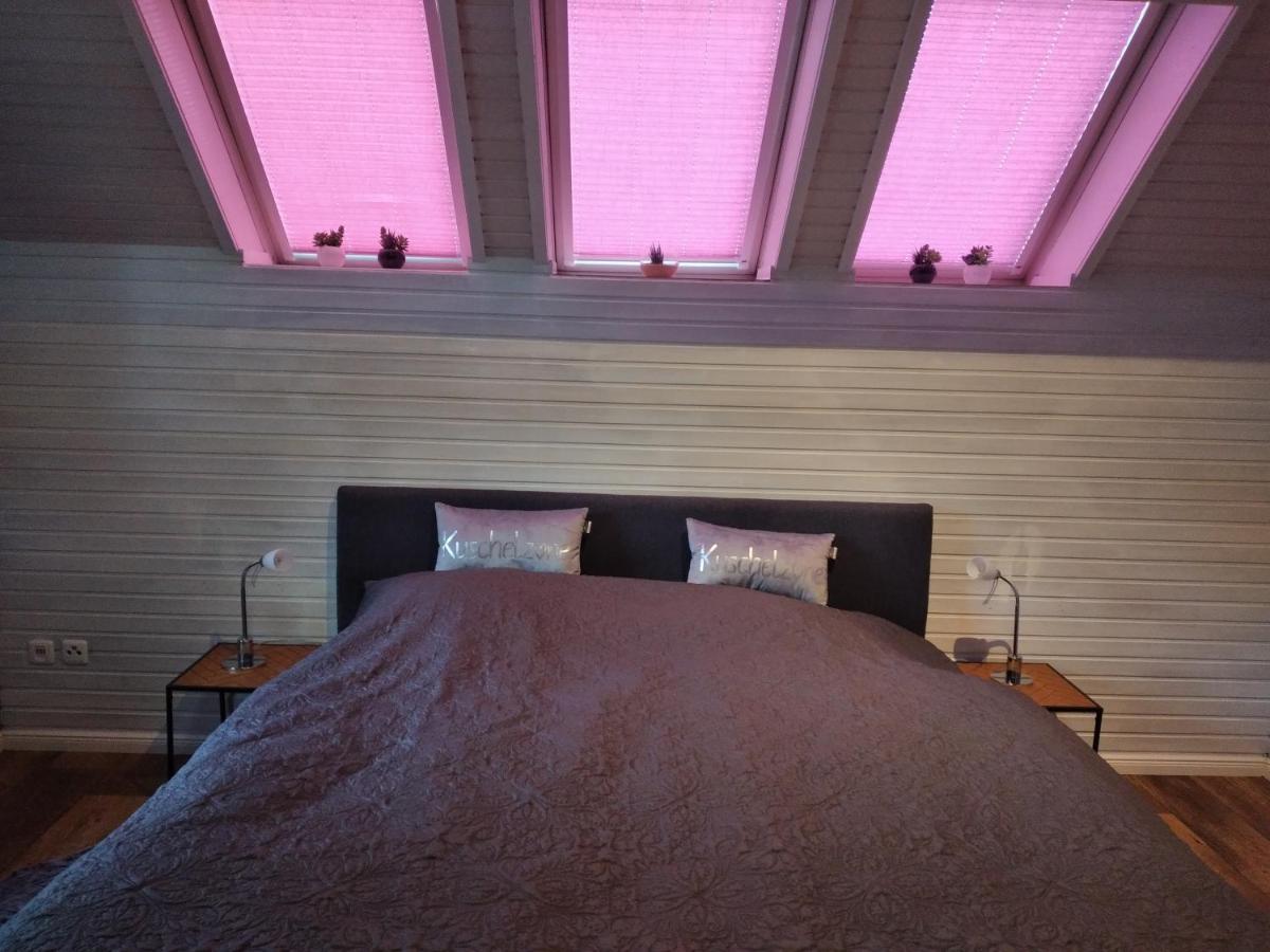 Ferienwohnung "Kunterbunt" Mit Burgblick Und Dachterrasse Monschau Bagian luar foto