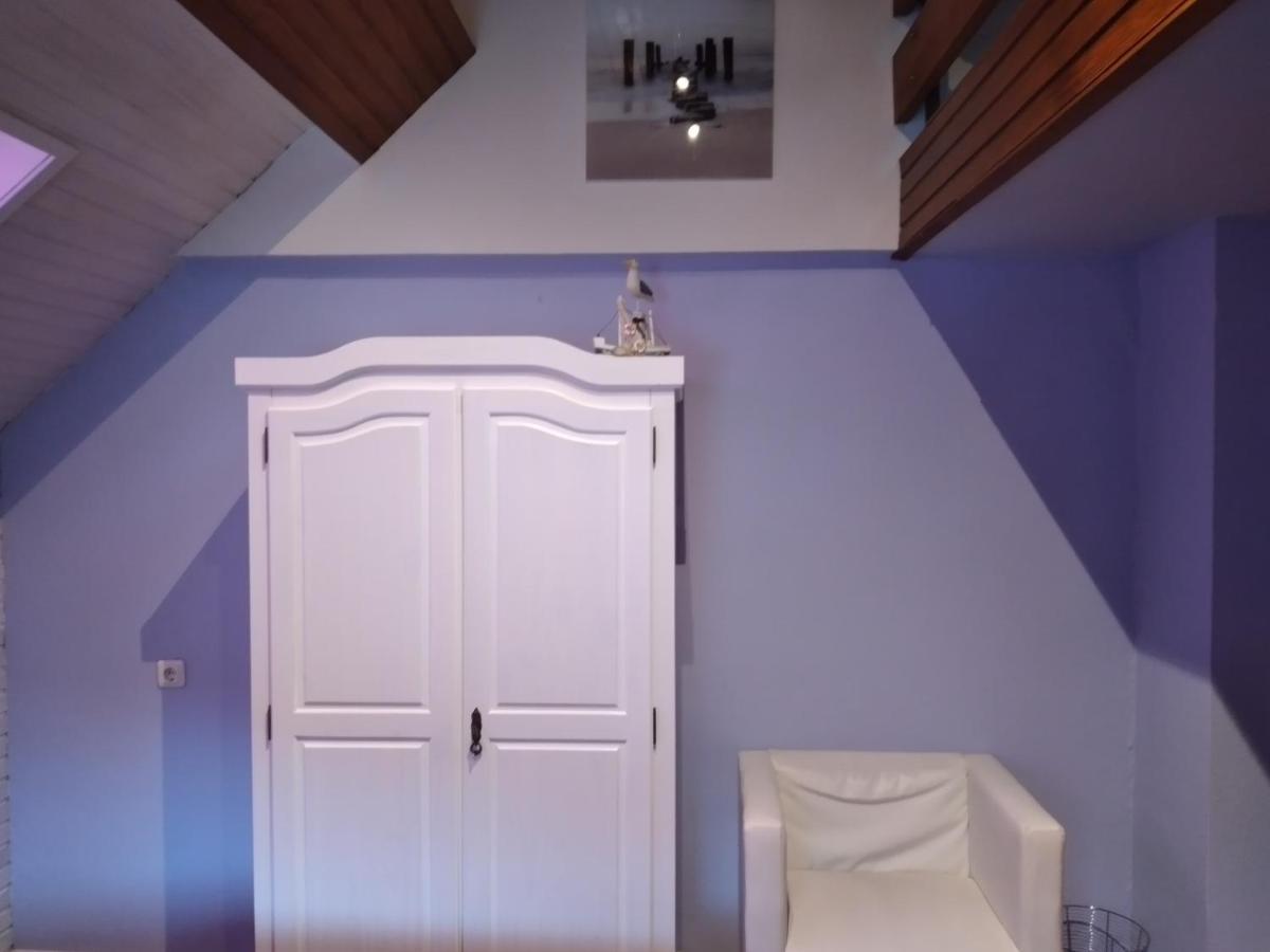 Ferienwohnung "Kunterbunt" Mit Burgblick Und Dachterrasse Monschau Bagian luar foto