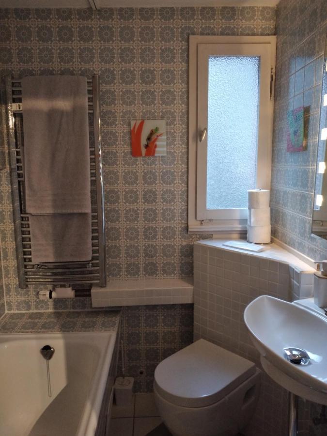 Ferienwohnung "Kunterbunt" Mit Burgblick Und Dachterrasse Monschau Bagian luar foto