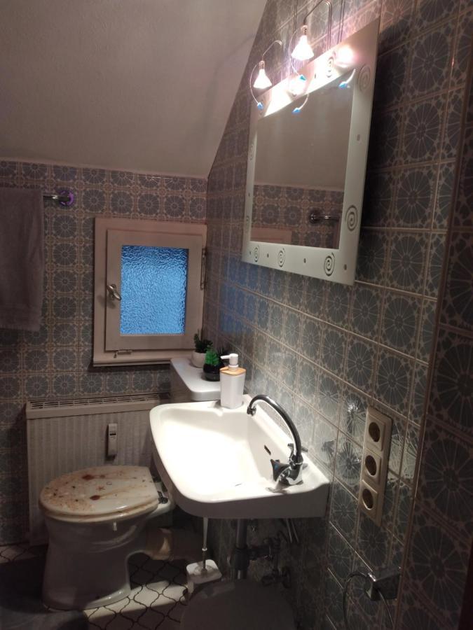 Ferienwohnung "Kunterbunt" Mit Burgblick Und Dachterrasse Monschau Bagian luar foto